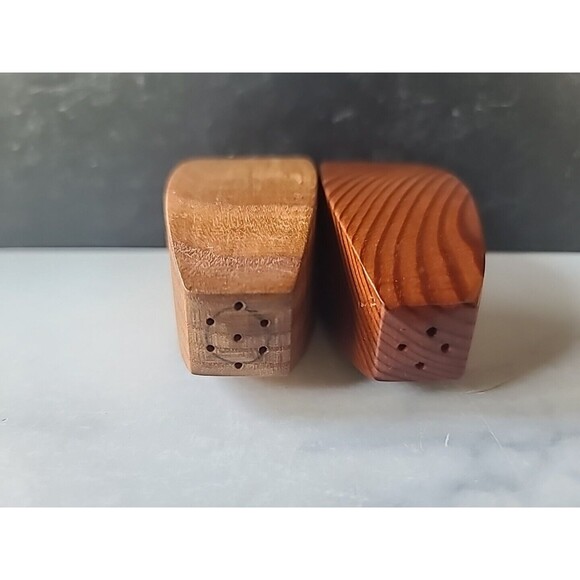 Nelson Farm Museum Souvenir Wooden Salt And Pepper Shakers Vintage, READ - Picture 7 of 10